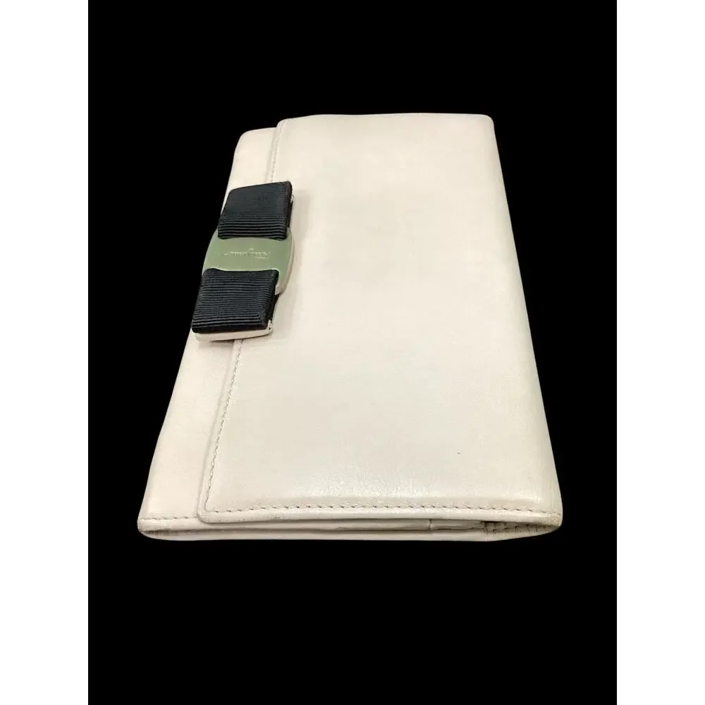 Salvatore Ferragamo Wallet Women’s One Size Vara Bow Long Leather Wallet Beige